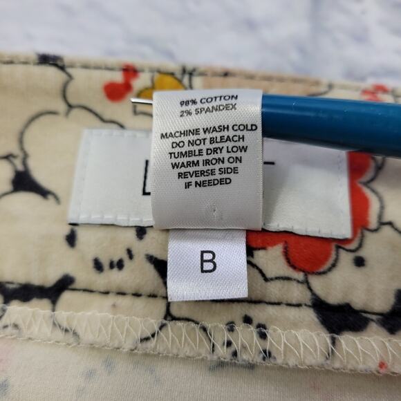 Loft Softly Sueded Floral Demure Pencil Skirt size 4 - Picture 6 of 7